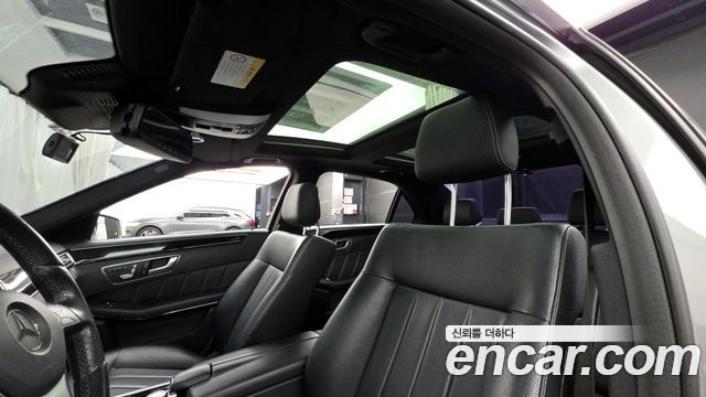 Mercedes-Benz E-Class 2015 — photo 18