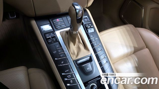 Porsche Macan 2015 — photo 9