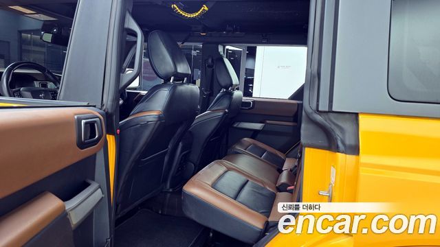 Ford Bronco 2022 — photo 13