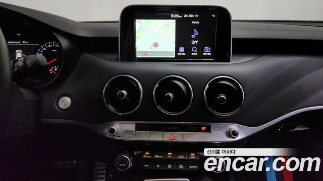 Kia Stinger 2018 — photo 14