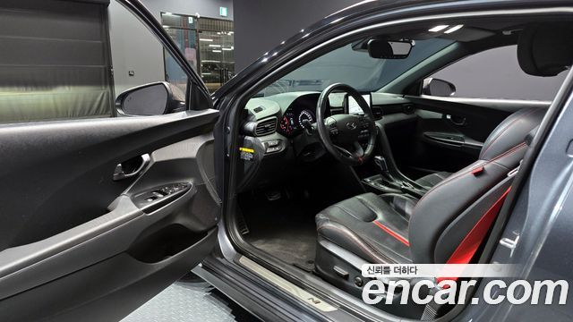 Hyundai Veloster 2018 — photo 11