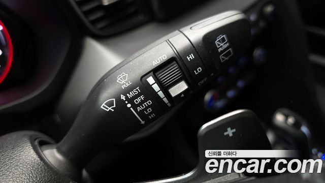Hyundai Veloster 2018 — photo 18