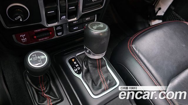 Jeep Wrangler 2021 — photo 9