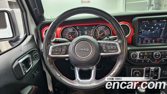 Jeep Wrangler 2021 — photo 13