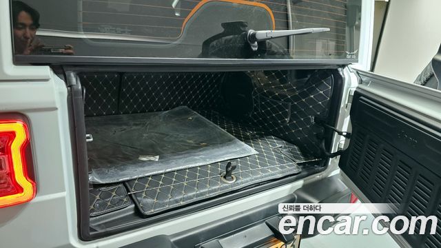 Jeep Wrangler 2021 — photo 20