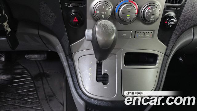 Hyundai Starex 2011 — photo 9