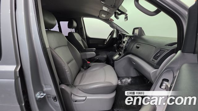 Hyundai Starex 2011 — photo 10