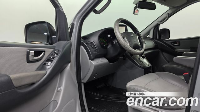 Hyundai Starex 2011 — photo 11