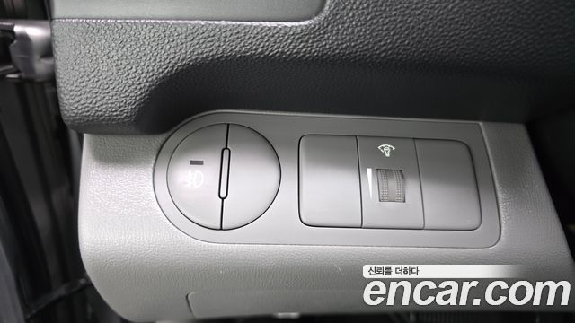 Hyundai Starex 2011 — photo 13