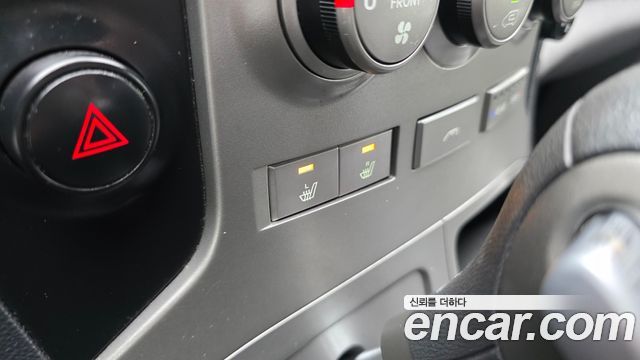 Hyundai Starex 2011 — photo 17