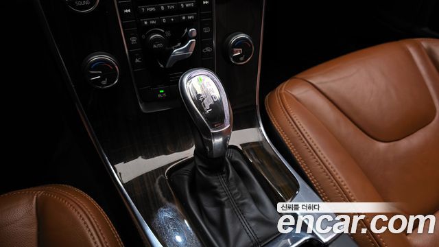 Volvo V60 2013 — photo 9