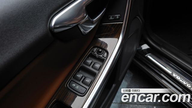 Volvo V60 2013 — photo 14