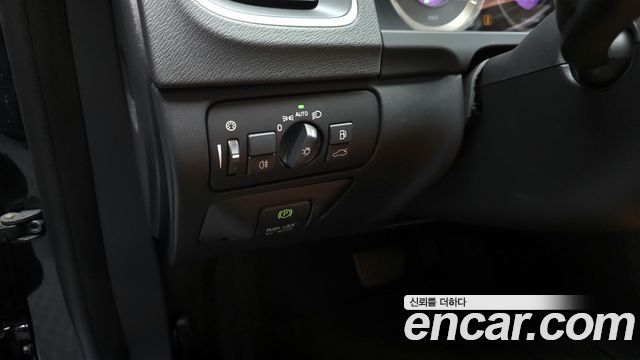 Volvo V60 2013 — photo 15