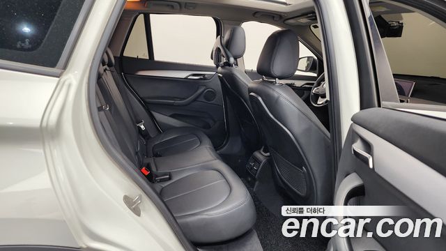 BMW X1 2016 — photo 12