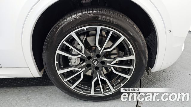 Maserati Grecale 2023 — photo 5