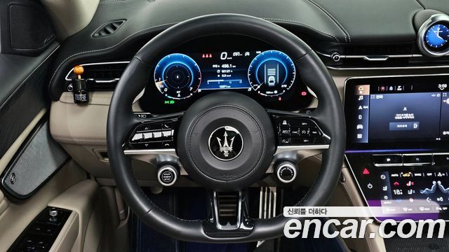 Maserati Grecale 2023 — photo 13