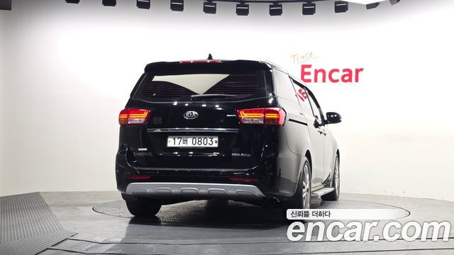 Kia Canival 2016 — photo 4