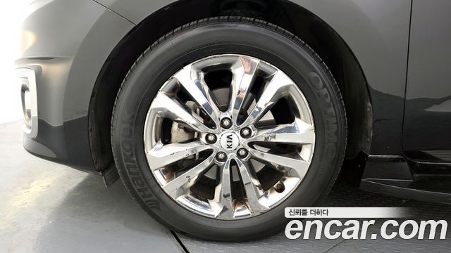 Kia Canival 2016 — photo 5