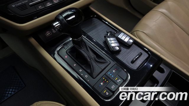 Kia Canival 2016 — photo 9