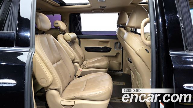 Kia Canival 2016 — photo 12