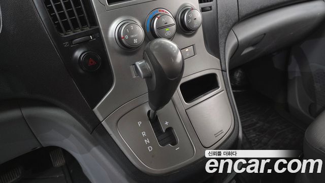 Hyundai Starex 2011 — photo 9
