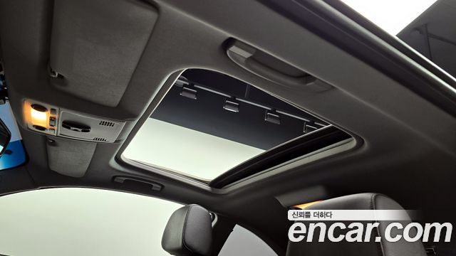BMW 1-Series 2012 — photo 18