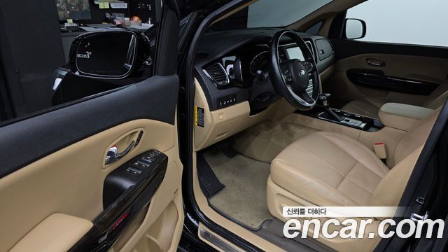 Kia Canival 2020 — photo 10