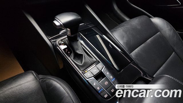 Kia K7 2018 — photo 9