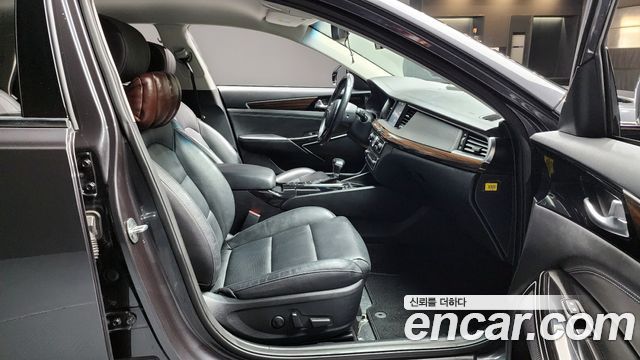 Kia K7 2018 — photo 10