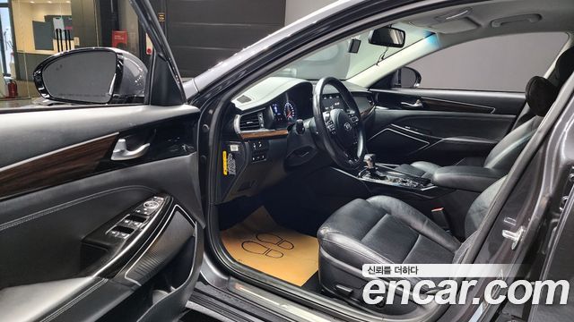 Kia K7 2018 — photo 11