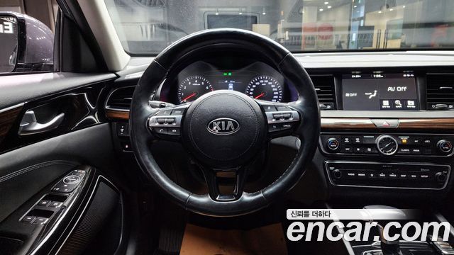 Kia K7 2018 — photo 14