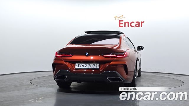 BMW 8-Series 2020 — photo 4