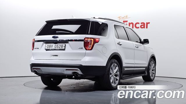 Ford Explorer 2016 — photo 2
