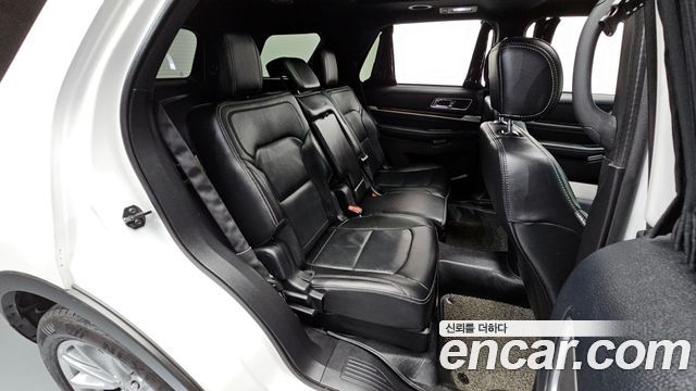 Ford Explorer 2016 — photo 11