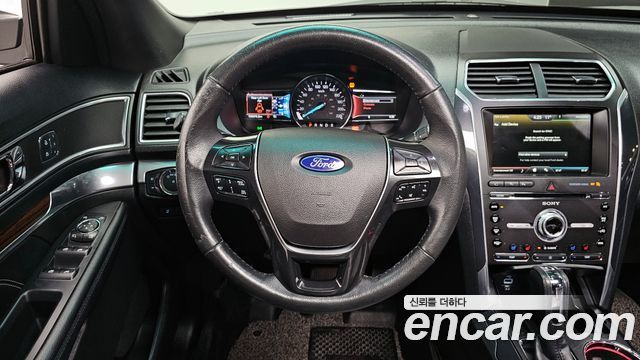 Ford Explorer 2016 — photo 13