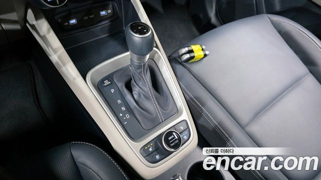 Hyundai Venue 2022 — photo 9