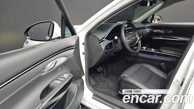 Genesis GV70 2022 — photo 10