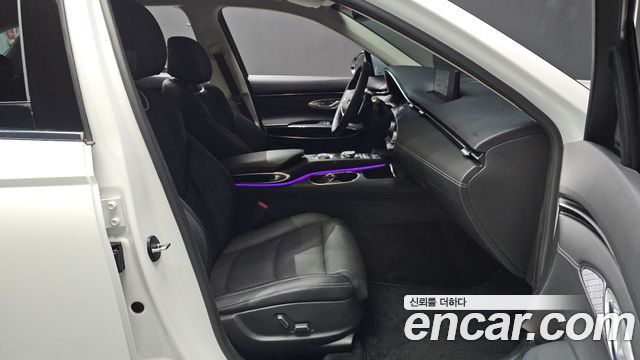 Genesis GV70 2022 — photo 11