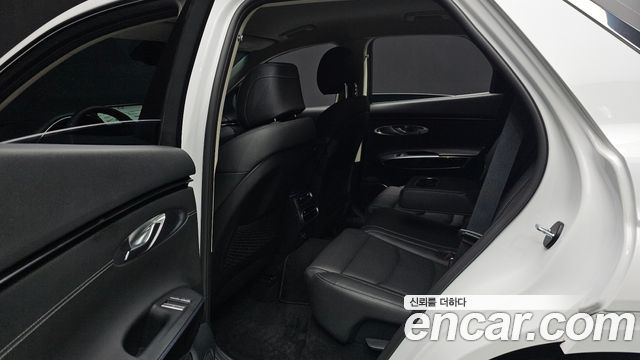 Genesis GV70 2022 — photo 13