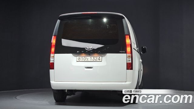 Hyundai Staria 2023 — photo 4