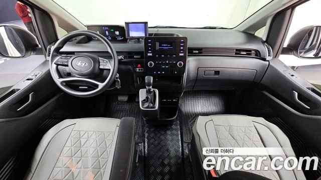 Hyundai Staria 2023 — photo 7