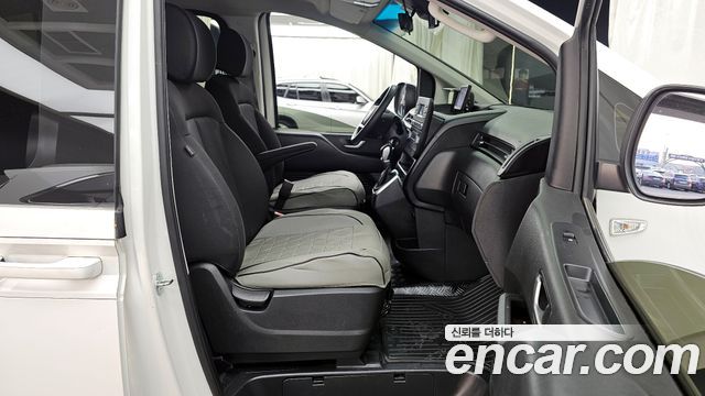 Hyundai Staria 2023 — photo 11