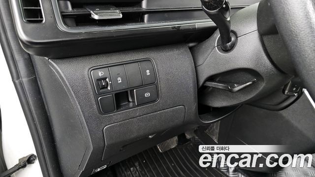 Hyundai Staria 2023 — photo 18