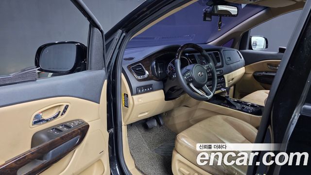 Kia Canival 2019 — photo 10