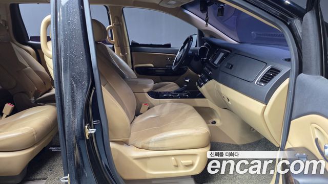 Kia Canival 2019 — photo 11