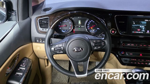 Kia Canival 2019 — photo 13