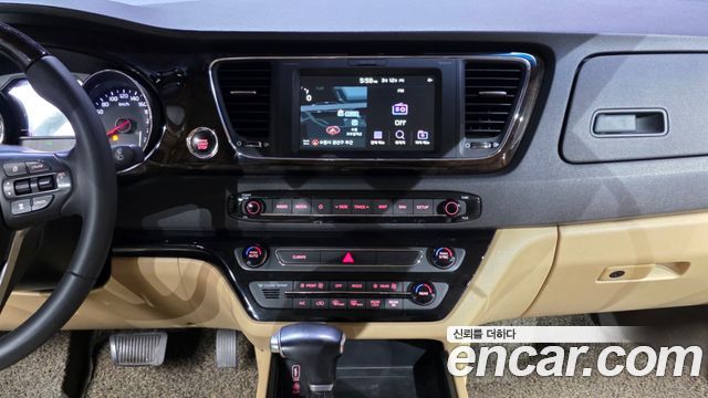 Kia Canival 2019 — photo 14
