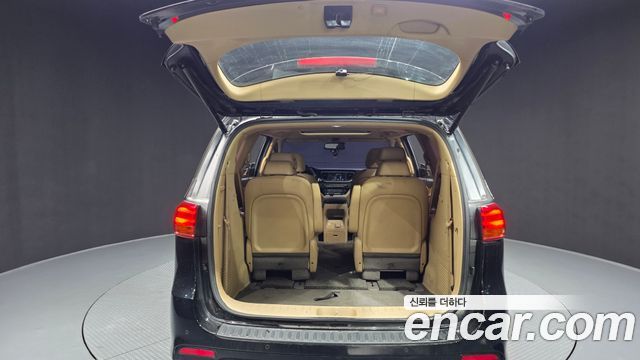 Kia Canival 2019 — photo 20