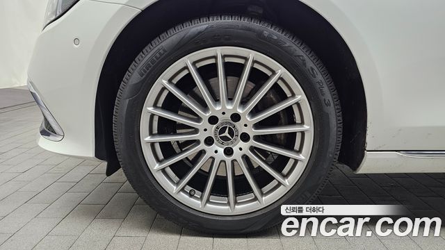 Mercedes-Benz E-Class 2022 — photo 5