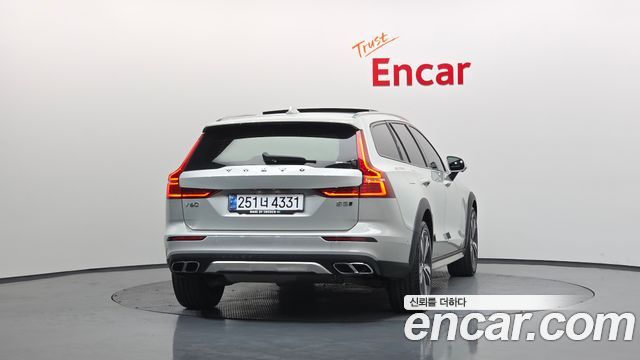 Volvo V60 2021 — photo 4